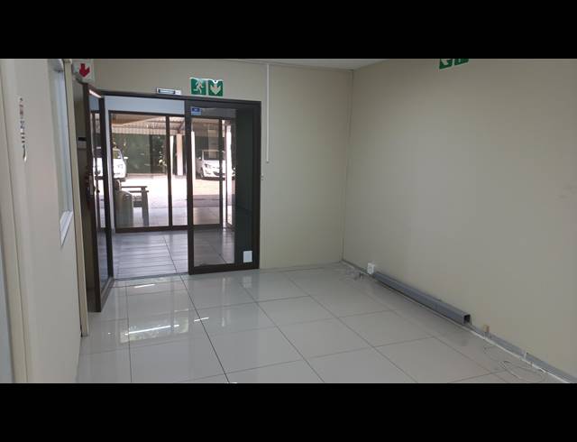 532M² BUSINESS TO LET IN BEREA WEST